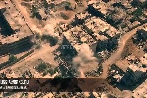 Tên lửa, pháo Syria gầm thét khạc lửa vào phiến quân cố thủ ven Damascus