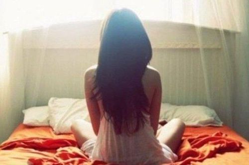 Đến thăm con trai, người bố giở trò đồi bại với bé 9 tuổi