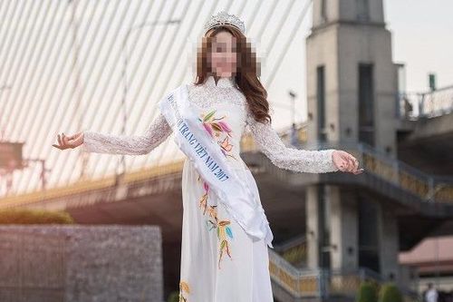 Hoa khôi bán dâm đăng quang ở cuộc thi trái phép