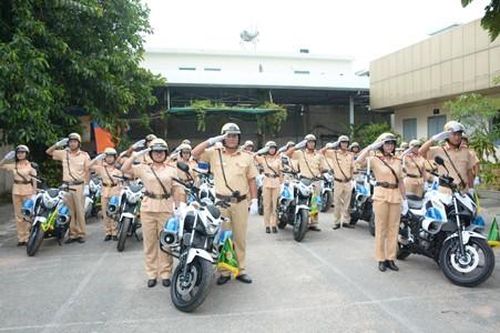Nhan sắc 'bóng hồng' CSGT làm nhiệm vụ ở APEC