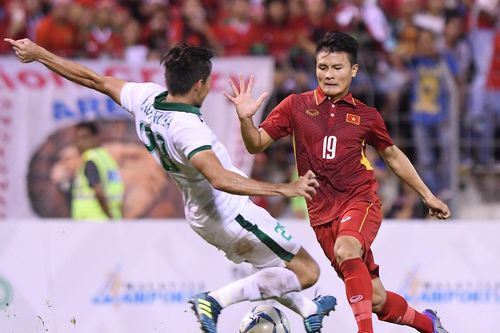 Bố mẹ Quang Hải: 'U22 Việt Nam phải được hưởng penalty'