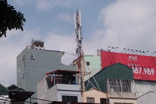Những trạm viễn thông 'chui' giữa khu dân cư
