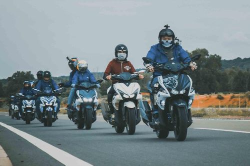 Vượt 450 km Sài Gòn - Nha Trang bằng Yamaha NVX