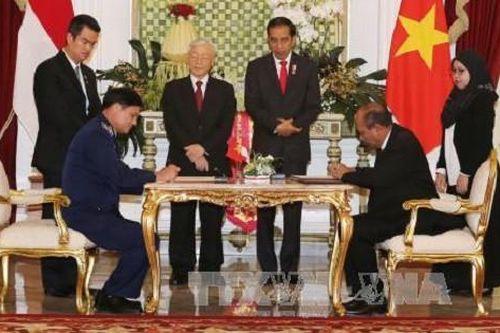 Việt Nam và Indonesia ký kết ý định thư về tăng cường hợp tác cảnh sát biển