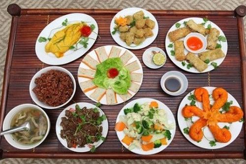 Dịch vụ nấu cỗ cúng 'cô hồn' ào ạt hốt bạc