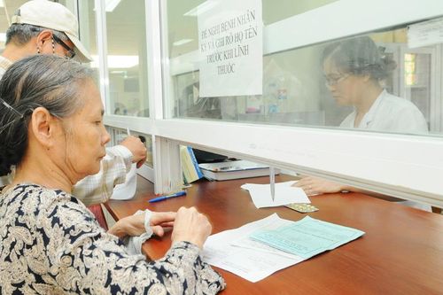 Người trên 80 tuổi được cấp BHYT miễn phí: Đừng để quyền lợi bị bỏ lỡ