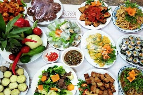 2 triệu đồng một mâm, chủ quán nấu cỗ chay 'không kịp thở'