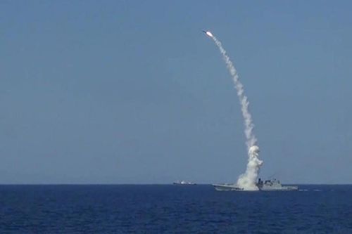 Tàu chiến Nga phóng tên lửa diệt IS ở Deir Ezzor