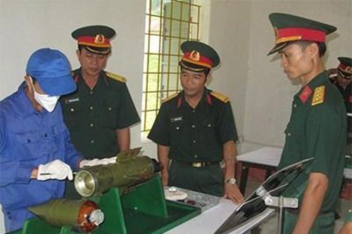 Niêm cất, bảo quản vũ khí trang bị kỹ thuật bằng công nghệ vật liệu mới