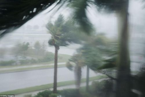 'Quái vật' Irma cuồng nộ khiến Florida (Mỹ) tan hoang