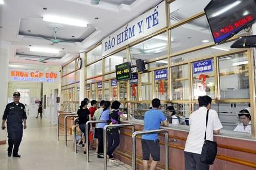 Báo động tình trạng làm giả giấy chuyển tuyến khám bệnh để trục lợi