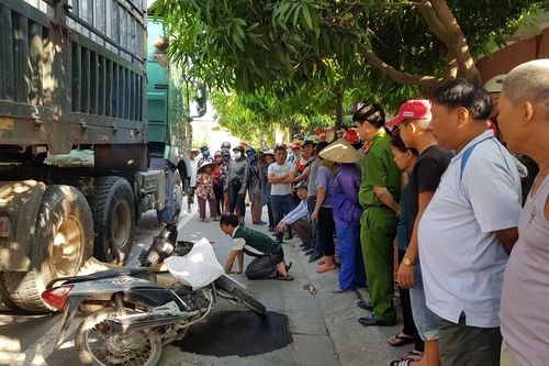 Thiếu phụ mang bầu bị xe đầu kéo cán qua người