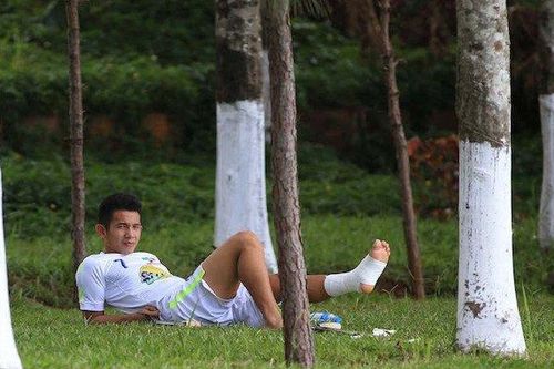 Hồng Duy phải nghỉ hai tháng vì chấn thương hy hữu, Tuấn Anh sẵn sàng trở lại