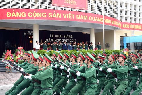 Phó Thủ tướng Vũ Đức Đam dự lễ khai giảng Học viện Kỹ thuật Quân sự