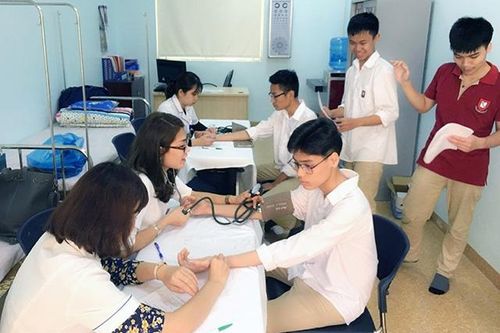 Không để khoảng trống bảo hiểm y tế cho học sinh lớp 12