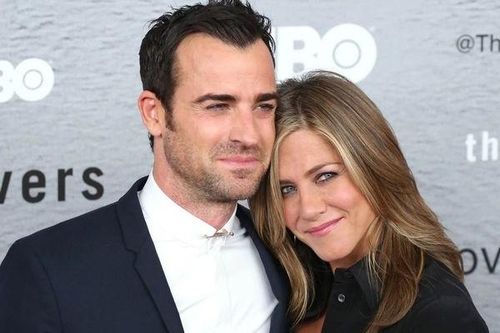 Jennifer Aniston: Đó là nghiệp chướng của Brad Pitt