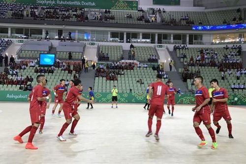 Futsal Việt Nam thua ngược Đài Bắc trận ra quân AGMAI