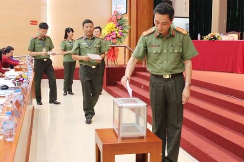 Quan tâm chăm sóc, đảm bảo cuộc sống người lao động
