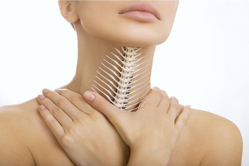 Cách giảm đau họng không cần dùng thuốc