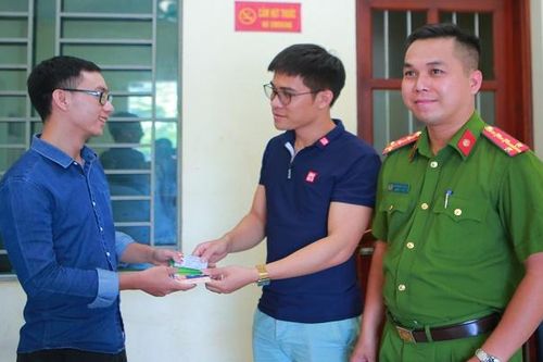 Hành động đẹp phóng viên báo Kinh tế & Đô thị trả lại đồ nhặt được