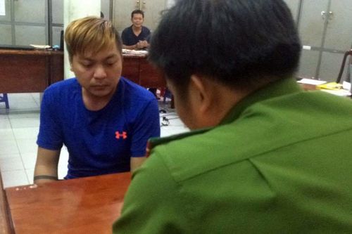 Dùng dao cứa cổ bạn tình vì thích xe SH