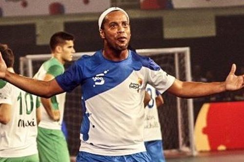 Những pha chơi futsal đỉnh cao của Ronaldinho
