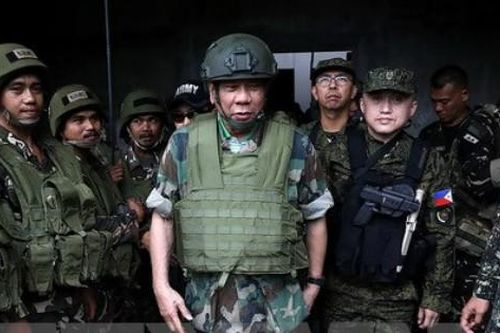 Nổ súng gần tư dinh tổng thống Philippines, 1 người trúng đạn