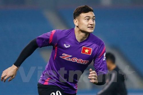 HLV Mai Đức Chung không gọi Đặng Văn Lâm và Phí Minh Long lên tuyển