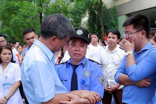 'Dù tôi chỉ là người quét rác, bác sĩ Nguyễn Anh Trí vẫn tôn trọng'