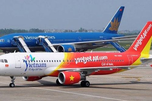 Giá vé máy bay tăng 'sốc', khách phản ứng, hãng nói bình thường