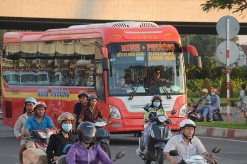 Doanh nghiệp lo 'xe dù' hoạt động mạnh khi chuyển bến xe miền Đông