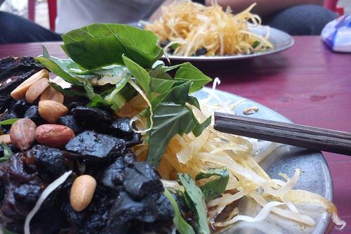 Ăn vặt sai cách ở văn phòng, chạy bộ cả đời cũng không giảm cân