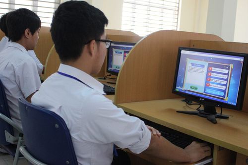 Thi trực tuyến tìm hiểu kiến thức pháp luật cho học sinh THPT: Sân chơi bổ ích