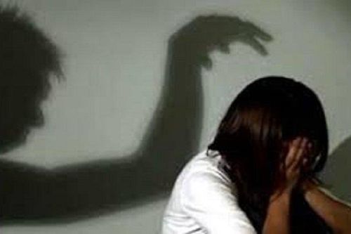 Tỏ tình bất thành, ép thiếu nữ 15 tuổi vào nhà trọ hiếp dâm