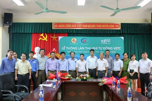 Nghệ An: Trạm thu phí Hoàng Mai chính thức thông làn thu phí tự động