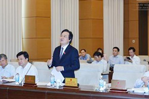 Lùi 1 năm áp dụng chương trình giáo dục phổ thông và sách giáo khoa mới