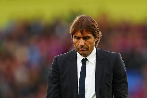 'Chấp' tiền đạo, Chelsea gục ngã trước đội bét bảng
