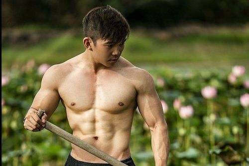 9X sở hữu cơ bụng 6 múi sau khi tăng 20 kg