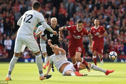 HLV Liverpool than thở: Barcelona cũng không phá nổi 'xe buýt' của Mourinho