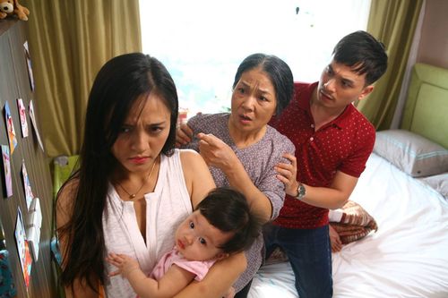 Mẹ chồng như 'người thừa' vì sống cùng con dâu tháo vát