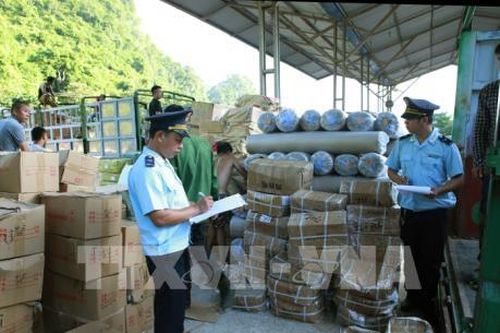 Lạng Sơn tịch thu hơn 19 tỷ đồng hàng lậu
