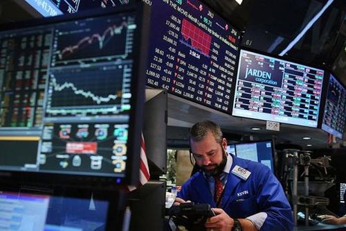 Chỉ số Dow Jones lại lập kỷ lục nhờ kết quả kinh doanh tốt
