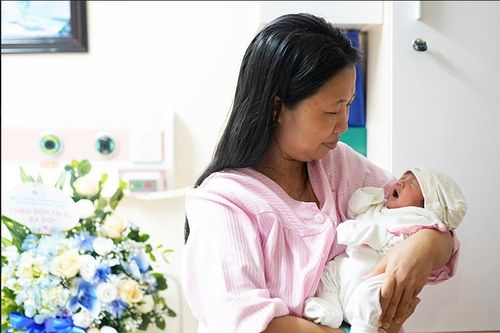 Bức thư của bà mẹ 40 tuổi 'tìm con' nhờ ống nghiệm