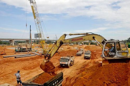 Nên giãn tiến độ xây mới Bến xe miền Đông