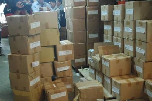 Hà Nội điều tra vụ lô hàng mỹ phẩm không rõ nguồn gốc