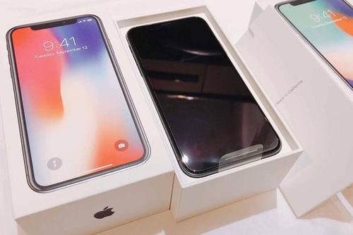 Đây là chiếc iPhone X đầu tiên đang về Việt Nam và nó có giá tới 68 triệu đồng
