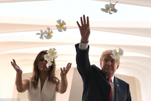 Tổng thống Donald Trump đến Trân Châu Cảng trước khi tới Nhật