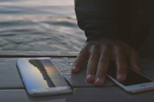 Samsung tung video chê iPhone lạc hậu, khuyên mua Note 8