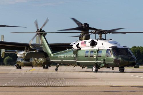 Cận cảnh trực thăng Marine One hộ tống Tổng thống Trump