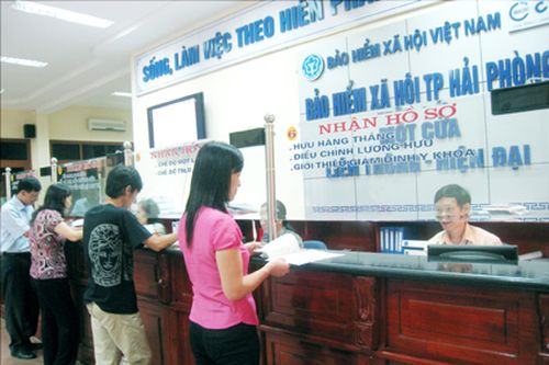 Làm việc hai nơi sẽ đóng bảo hiểm xã hội thế nào?